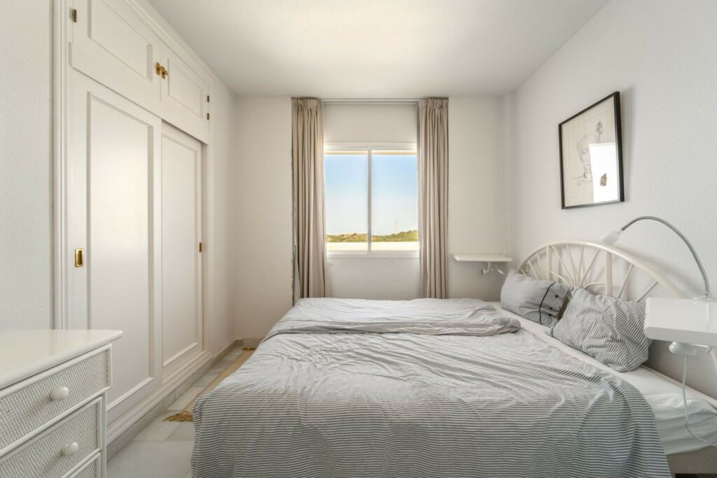 Penthouse Calahonda Málaga - image 7