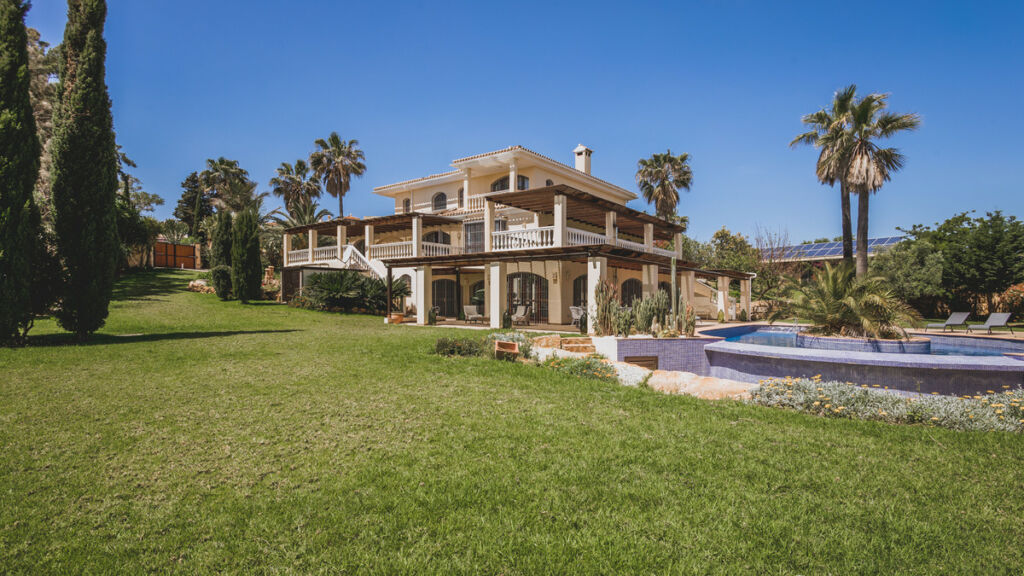Detached Villa Estepona Málaga - image 52