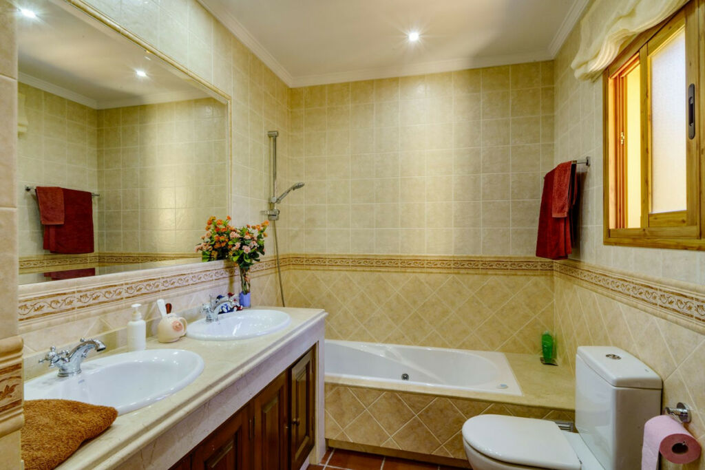 Detached Villa Benahavís Málaga - image 56