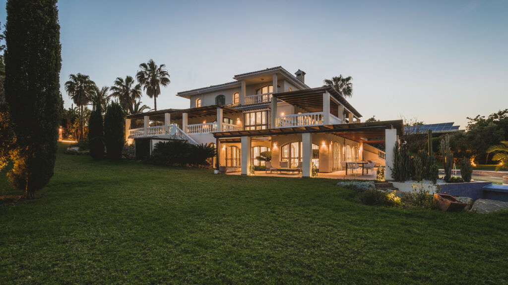Detached Villa Estepona Málaga - image 59