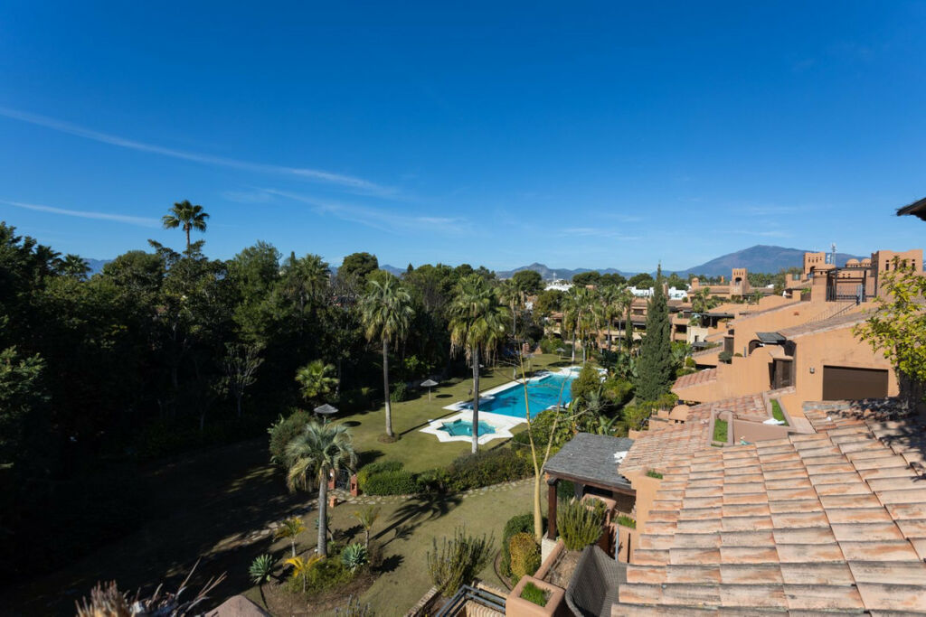 Penthouse Guadalmina Baja Málaga - image 6