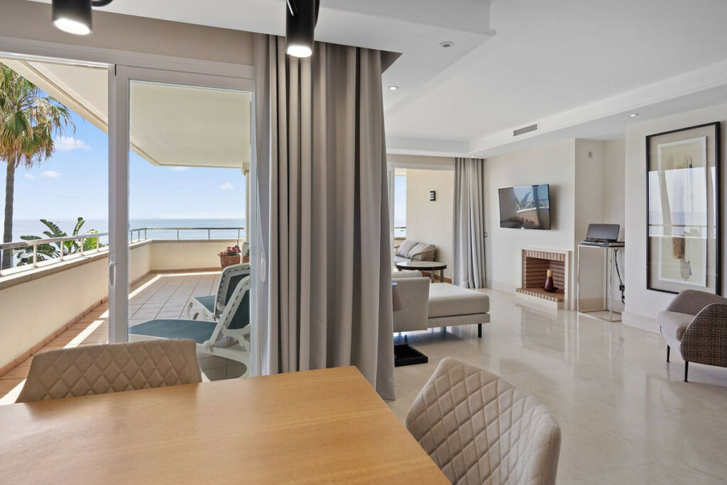 Middle Floor Apartment New Golden Mile Málaga - image 6