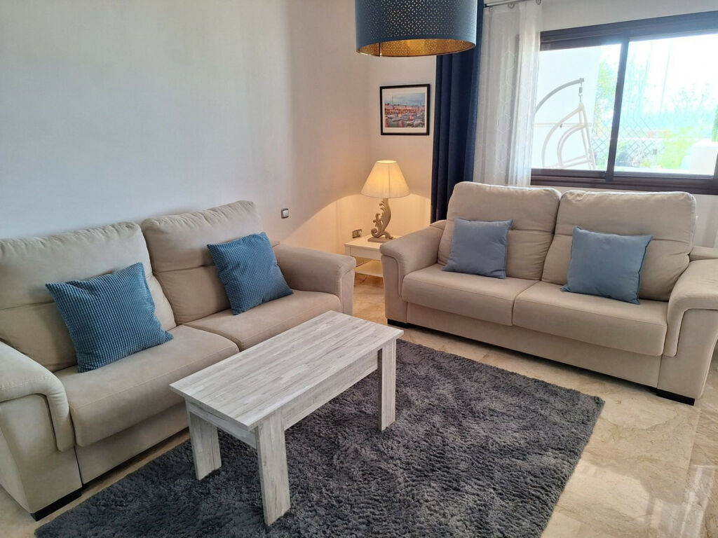 Middle Floor Apartment Doña Julia Málaga - image 6