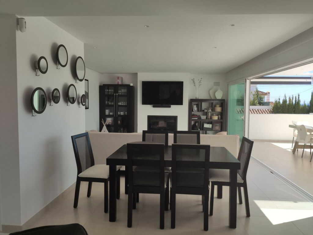 Detached Villa Estepona Málaga - image 7