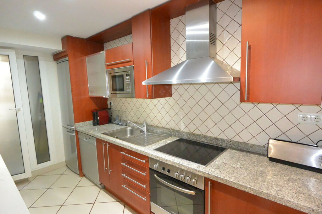 Middle Floor Apartment The Golden Mile Málaga - image 6