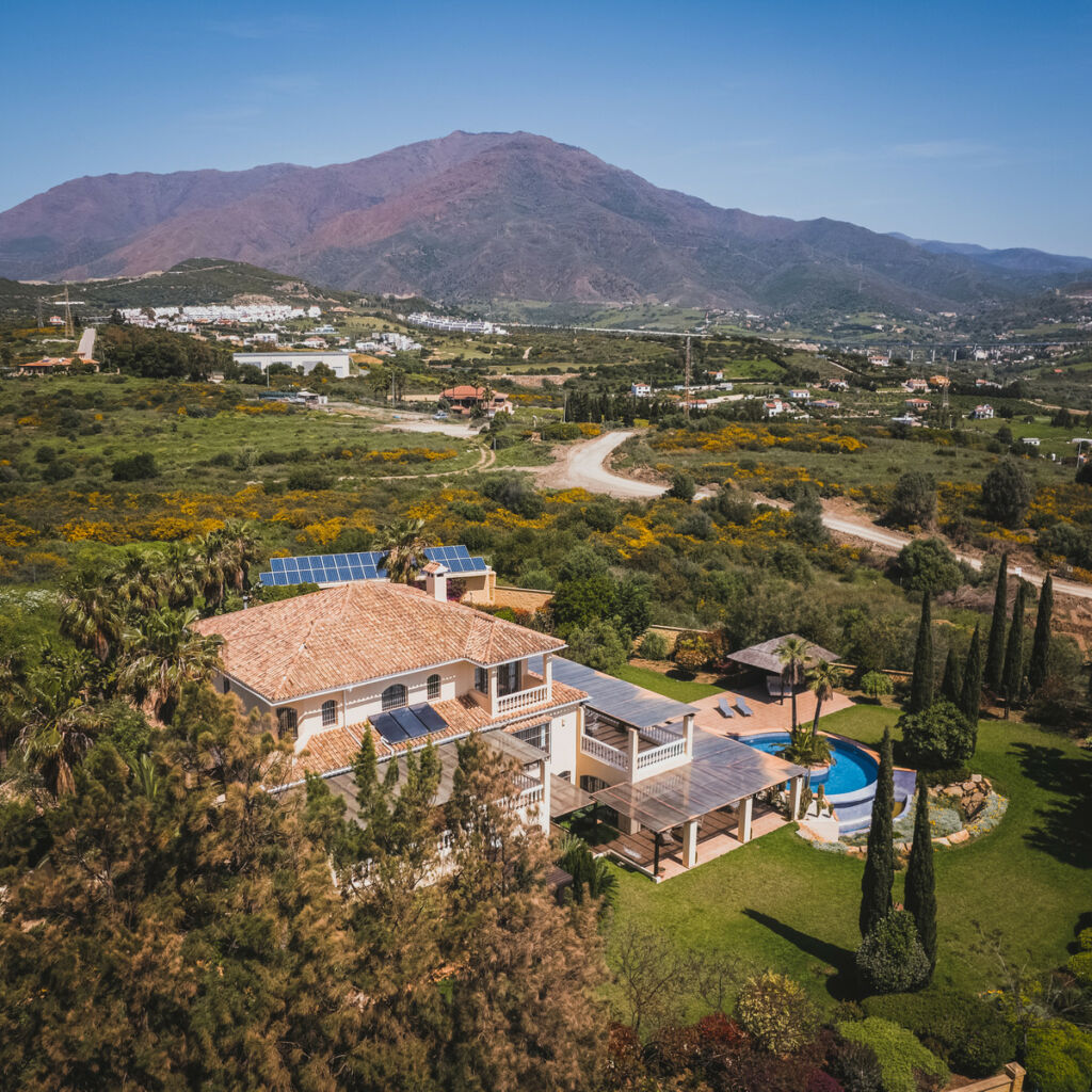 Detached Villa Estepona Málaga - image 64