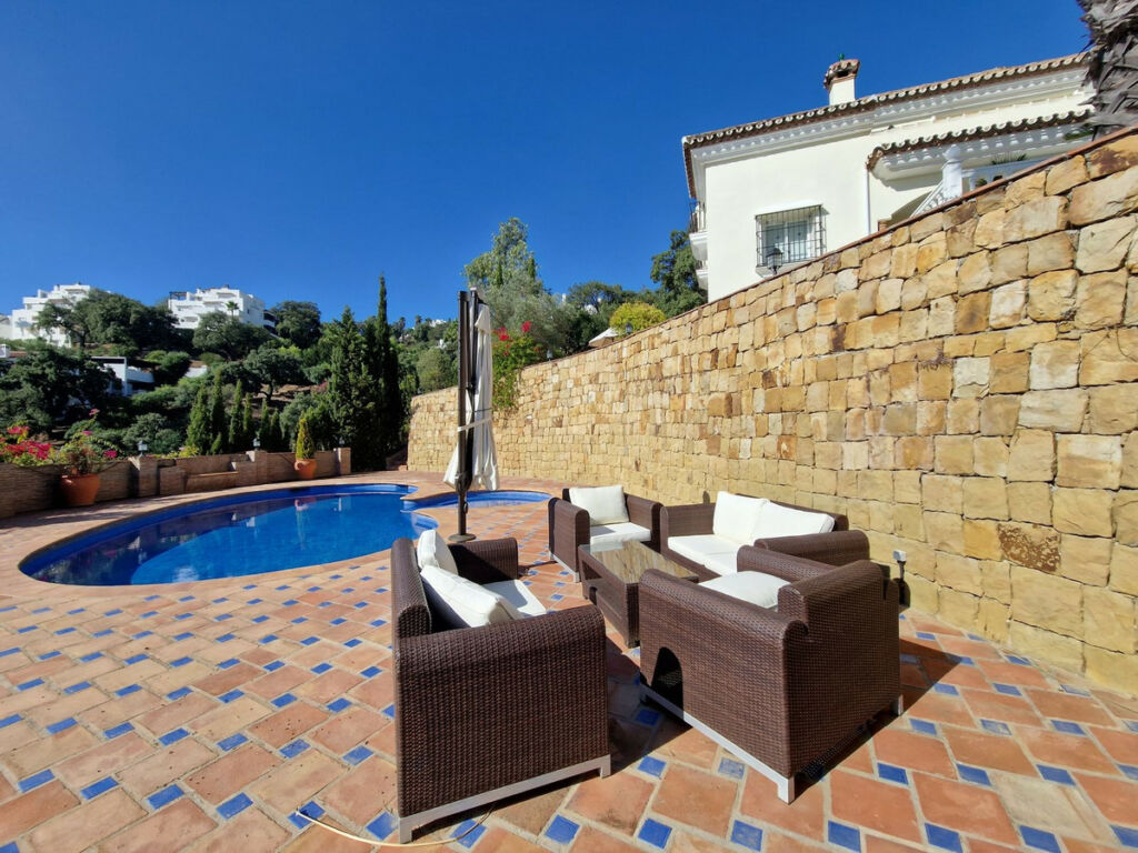 Detached Villa La Mairena Málaga - image 7