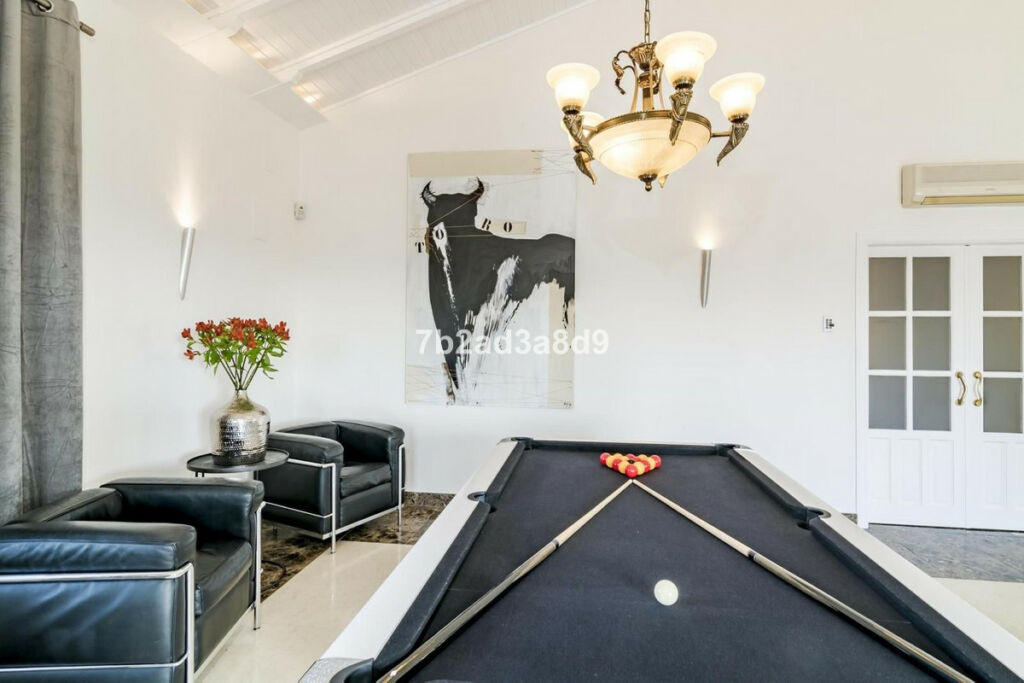 Detached Villa Benahavís Málaga - image 8