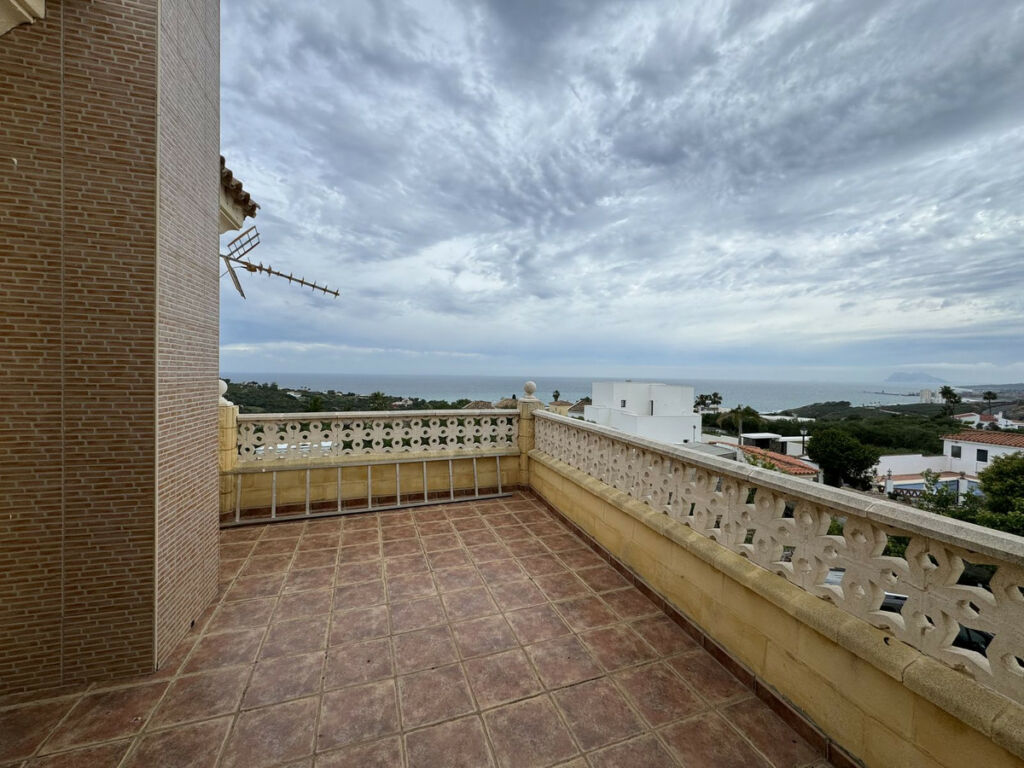 Detached Villa Sotogrande Cádiz - image 8