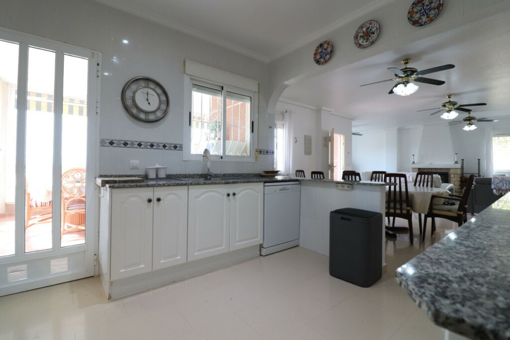 Detached Villa Algorfa Alicante - image 11
