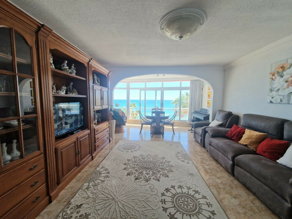 Middle Floor Apartment Albir Alicante - image 8