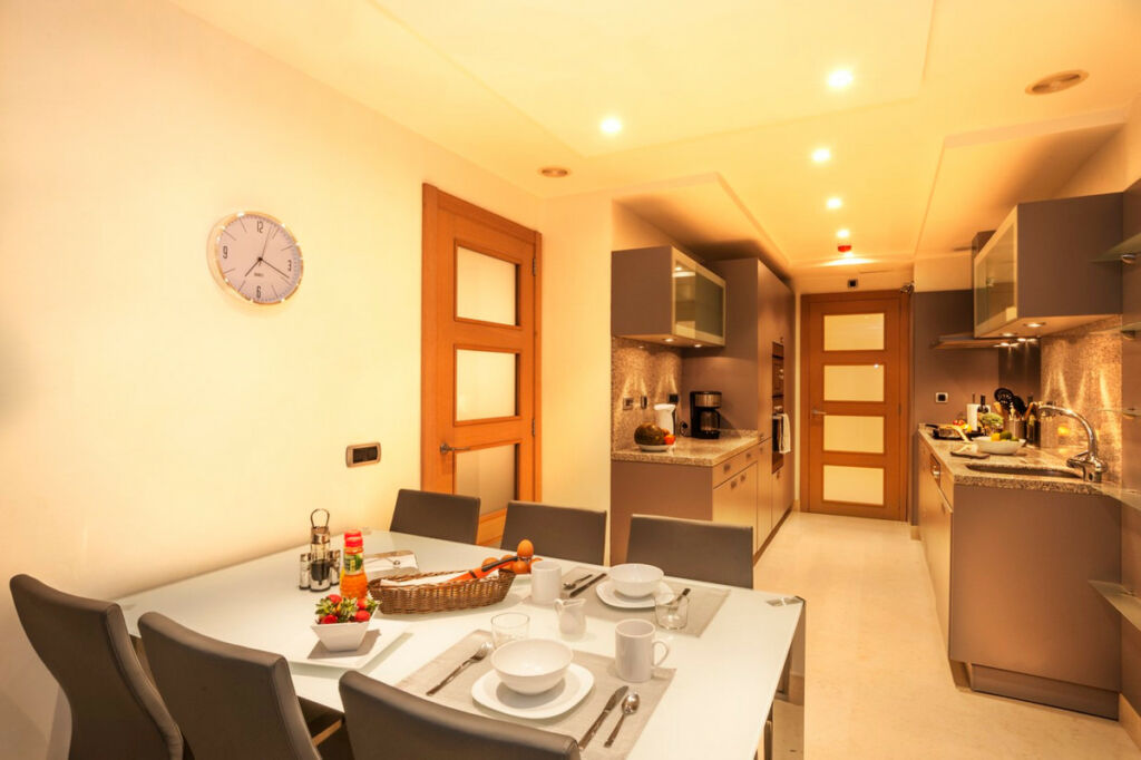 Middle Floor Apartment Marbella Málaga - image 8