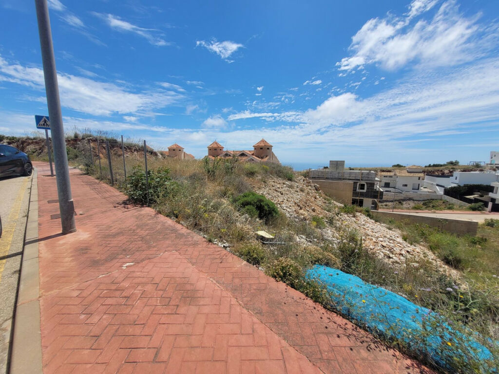 Residential Plot Benalmadena Málaga - image 9