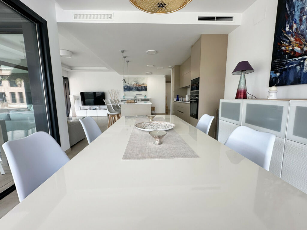 Middle Floor Apartment Estepona Málaga - image 7