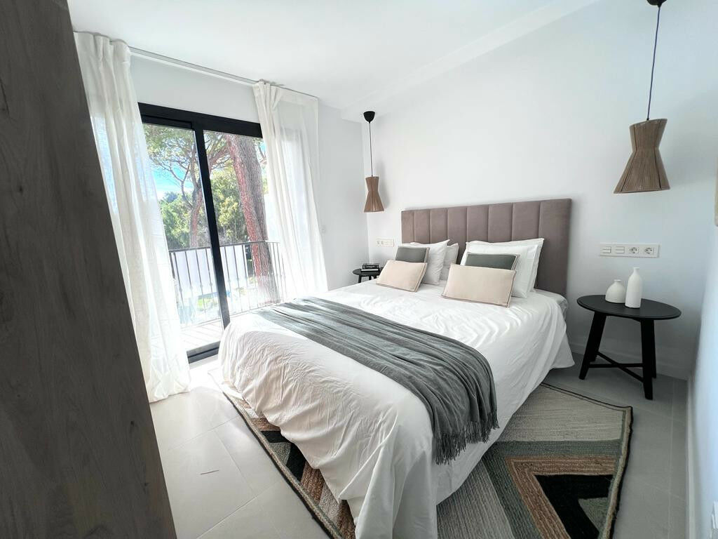 Middle Floor Apartment Nueva Andalucía Málaga - image 9