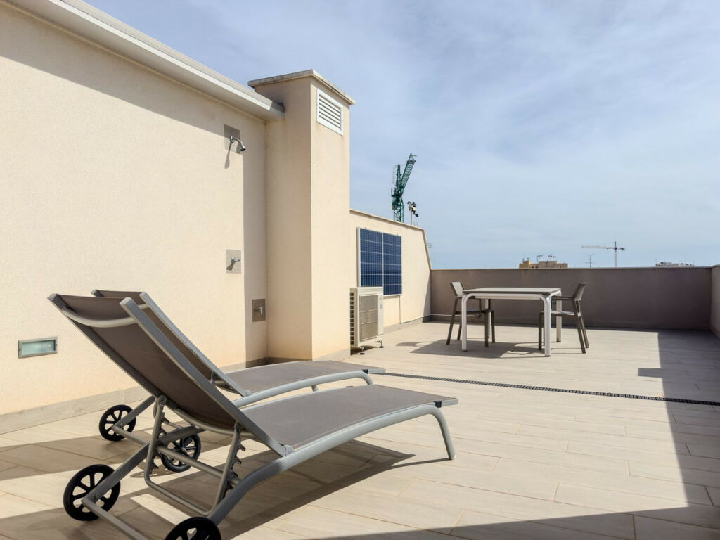 Top Floor Apartment Torrevieja Alicante - image 9