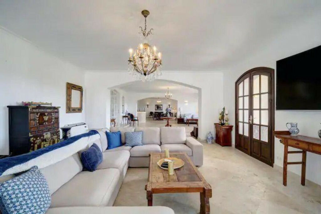 Detached Villa Benahavís Málaga - image 9