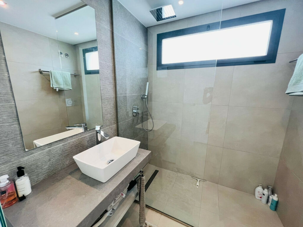 Middle Floor Apartment Guardamar del Segura Alicante - image 9