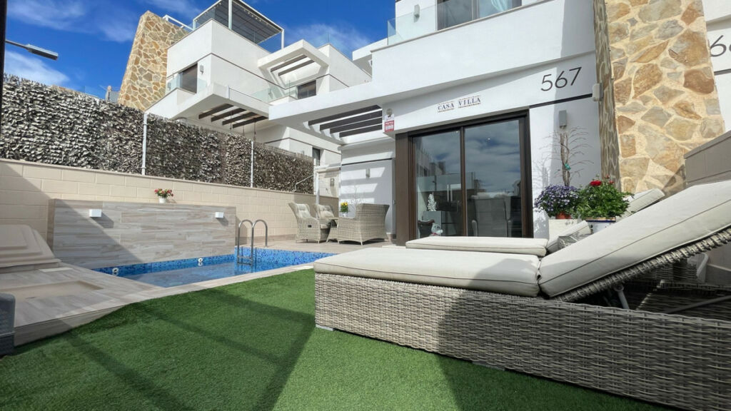 Detached Villa Villamartin Alicante