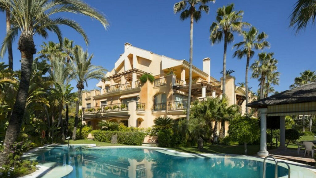 Middle Floor Apartment Puerto Banús Málaga