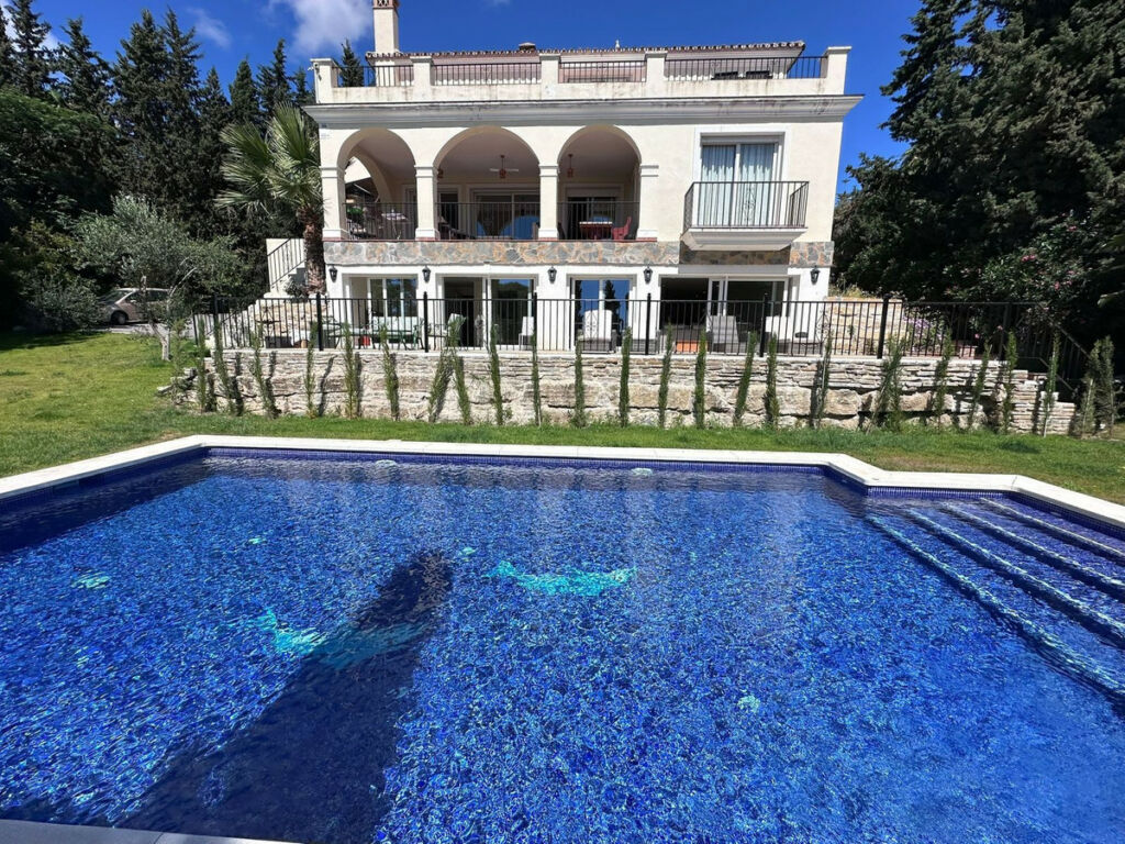 Detached Villa Nueva Andalucía Málaga
