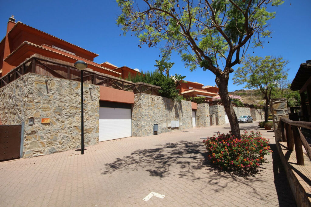 Semi-Detached House Santa Clara Málaga - image 4