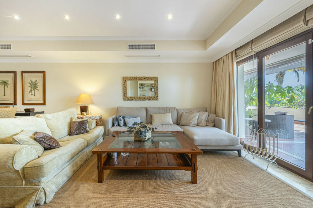 Ground Floor Apartment The Golden Mile Málaga - image 10