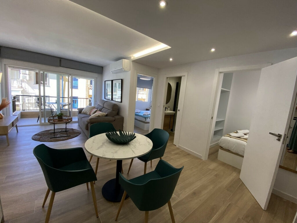 Middle Floor Apartment Fuengirola Málaga - image 10