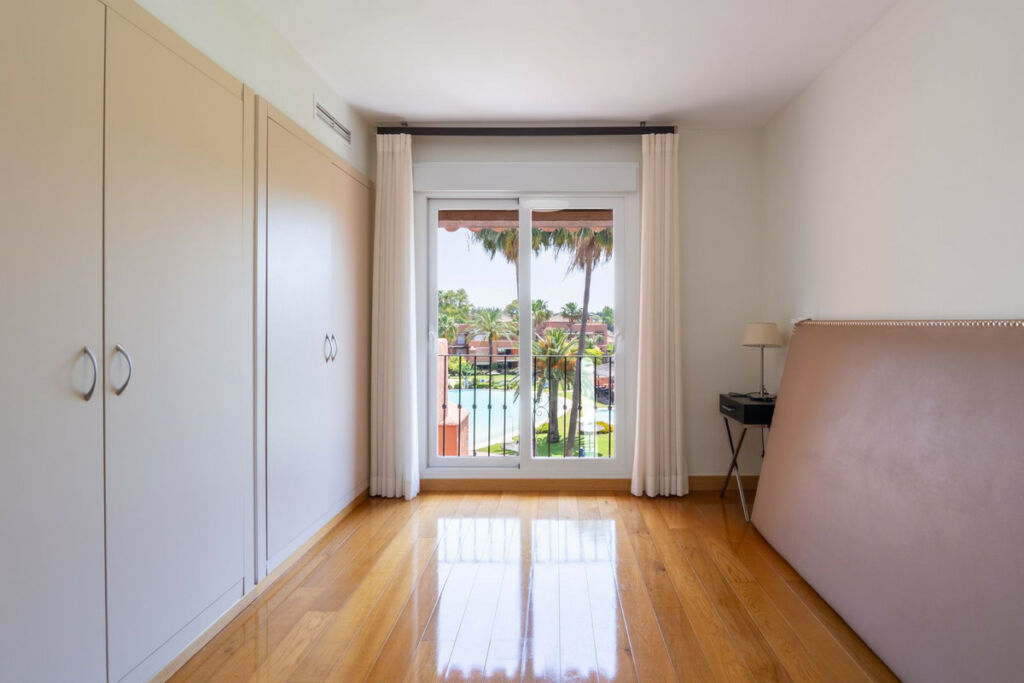 Penthouse Guadalmina Baja Málaga - image 10