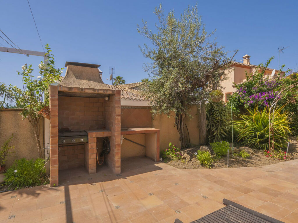 Detached Villa Marbella Málaga - image 11