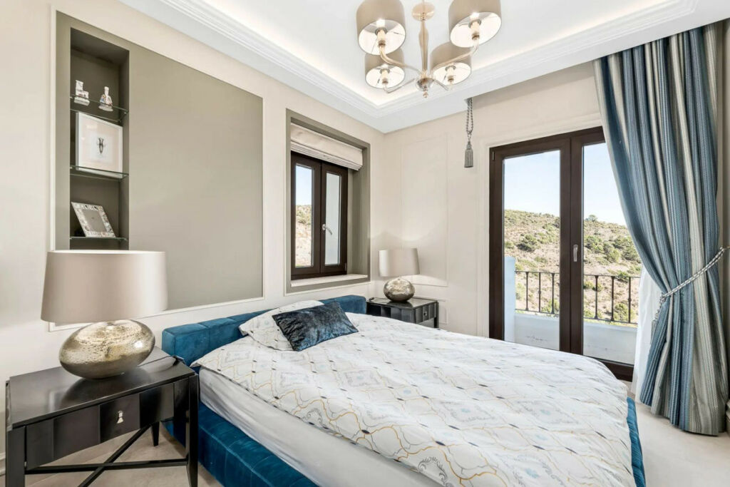 Detached Villa Benahavís Málaga - image 13