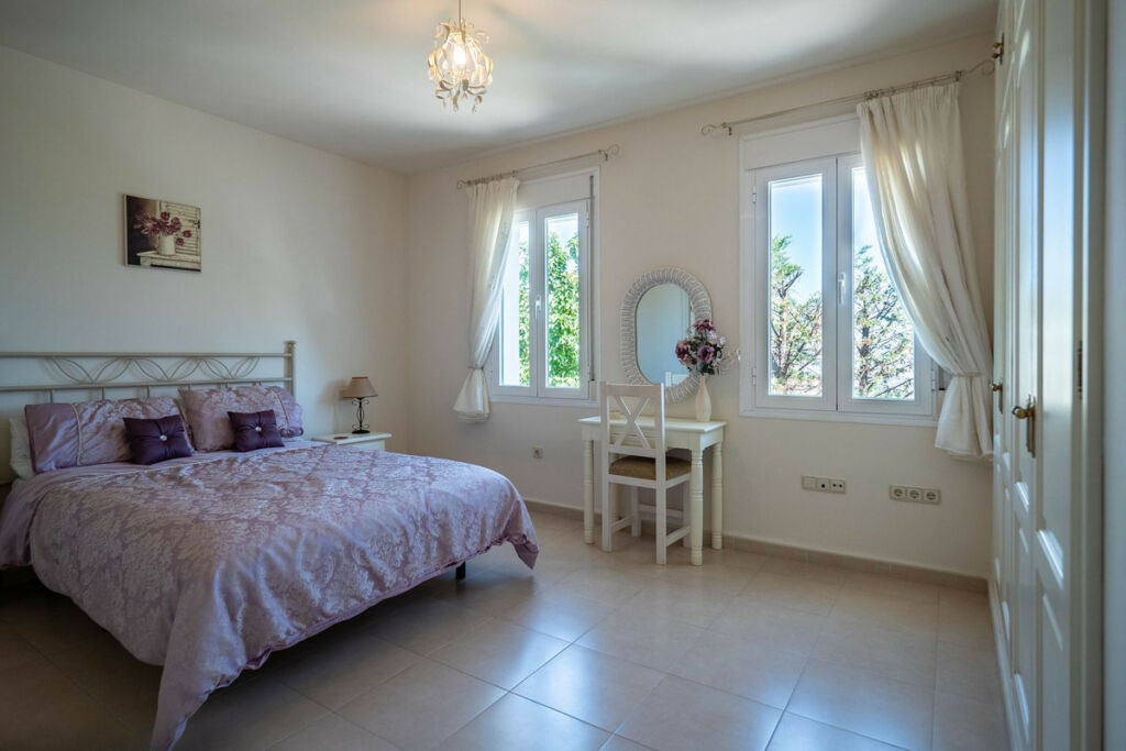 Detached Villa Alhaurín el Grande Málaga - image 11
