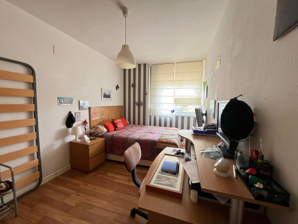 Middle Floor Apartment Puerto de la Torre Málaga - image 11