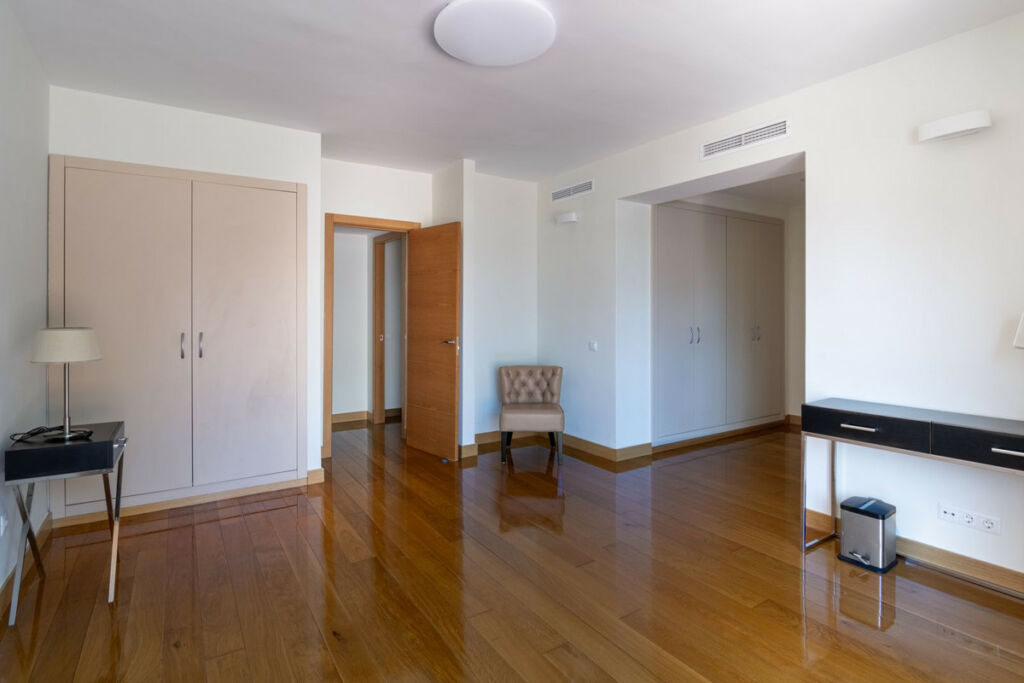 Penthouse Guadalmina Baja Málaga - image 11