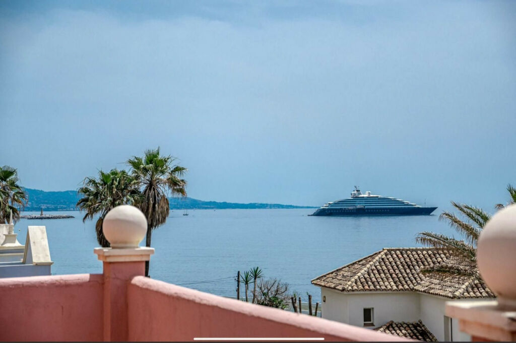 Detached Villa Marbella Málaga - image 11