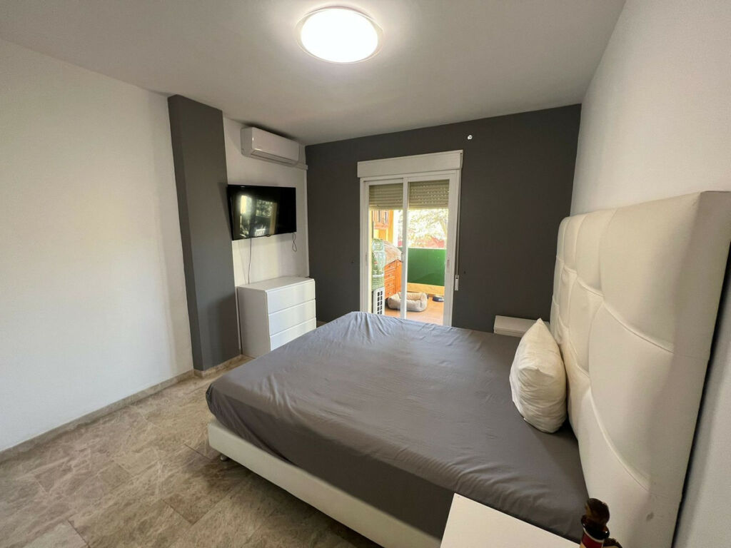 Middle Floor Apartment Nueva Andalucía Málaga - image 11