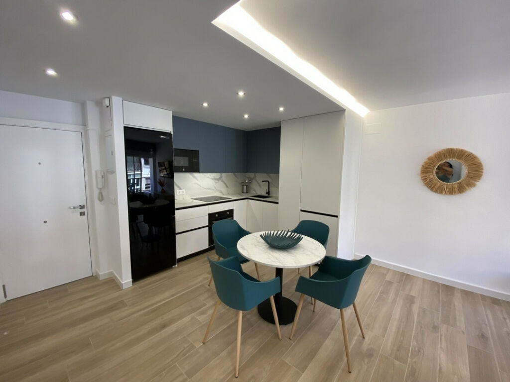 Middle Floor Apartment Fuengirola Málaga - image 11