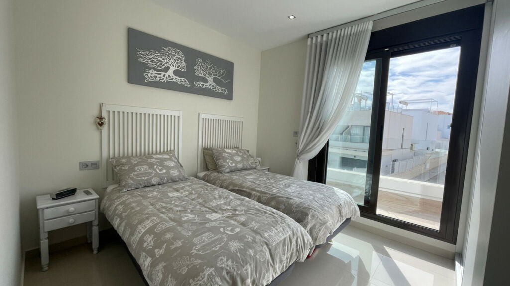Detached Villa Villamartin Alicante - image 11