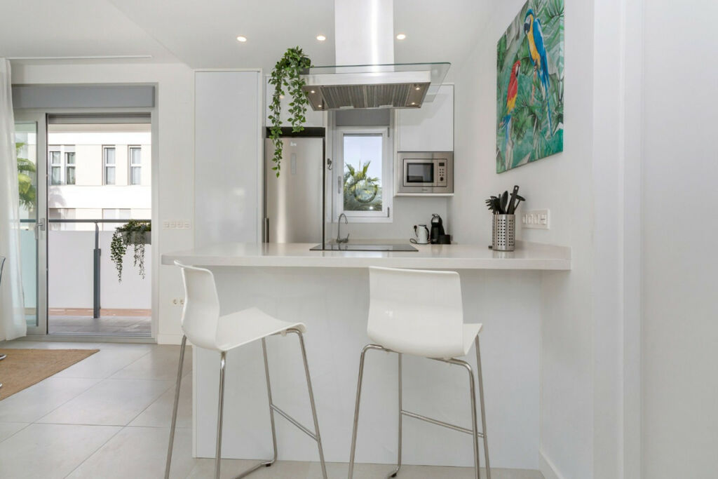 Middle Floor Apartment Villamartin Alicante - image 13