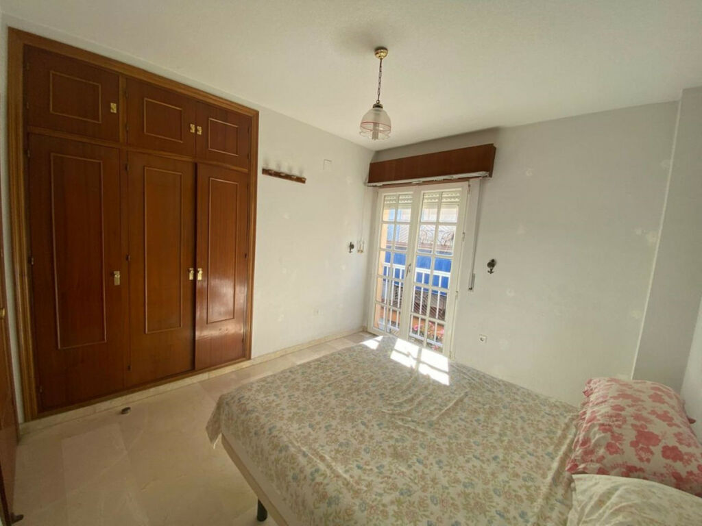 Middle Floor Apartment Fuengirola Málaga - image 12