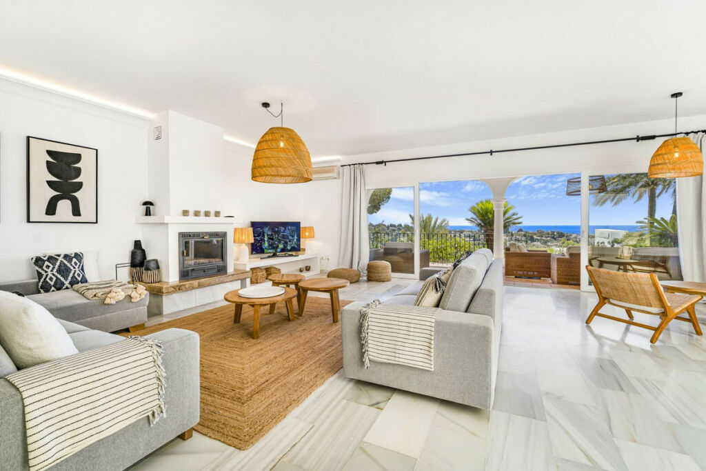 Detached Villa El Paraiso Málaga - image 12