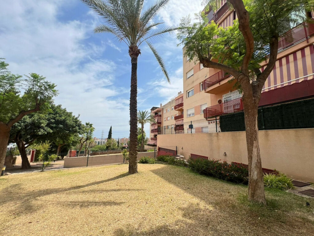Middle Floor Apartment Puerto de la Torre Málaga - image 12