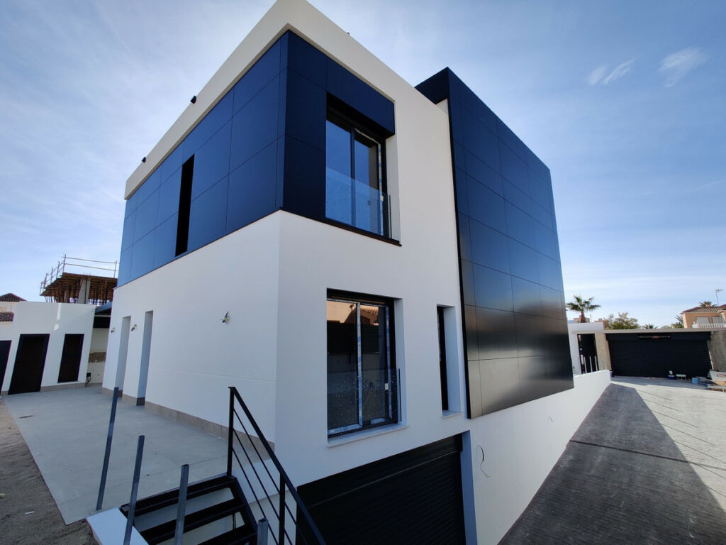 Detached Villa La Zenia Alicante - image 13