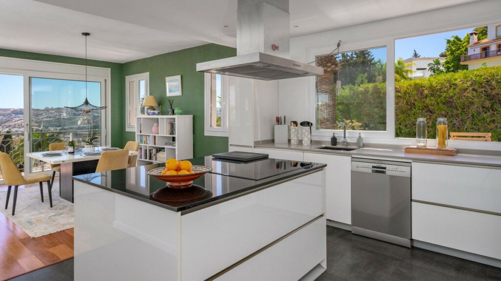 Detached Villa Mijas Málaga - image 5