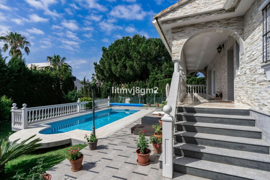 Detached Villa Artola Málaga - image 13
