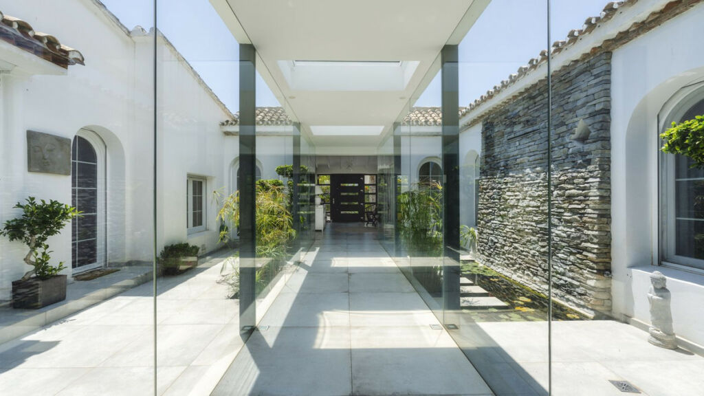 Detached Villa Cortijo Blanco Málaga - image 13