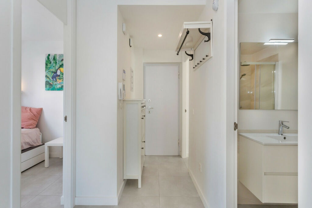Middle Floor Apartment Villamartin Alicante - image 14