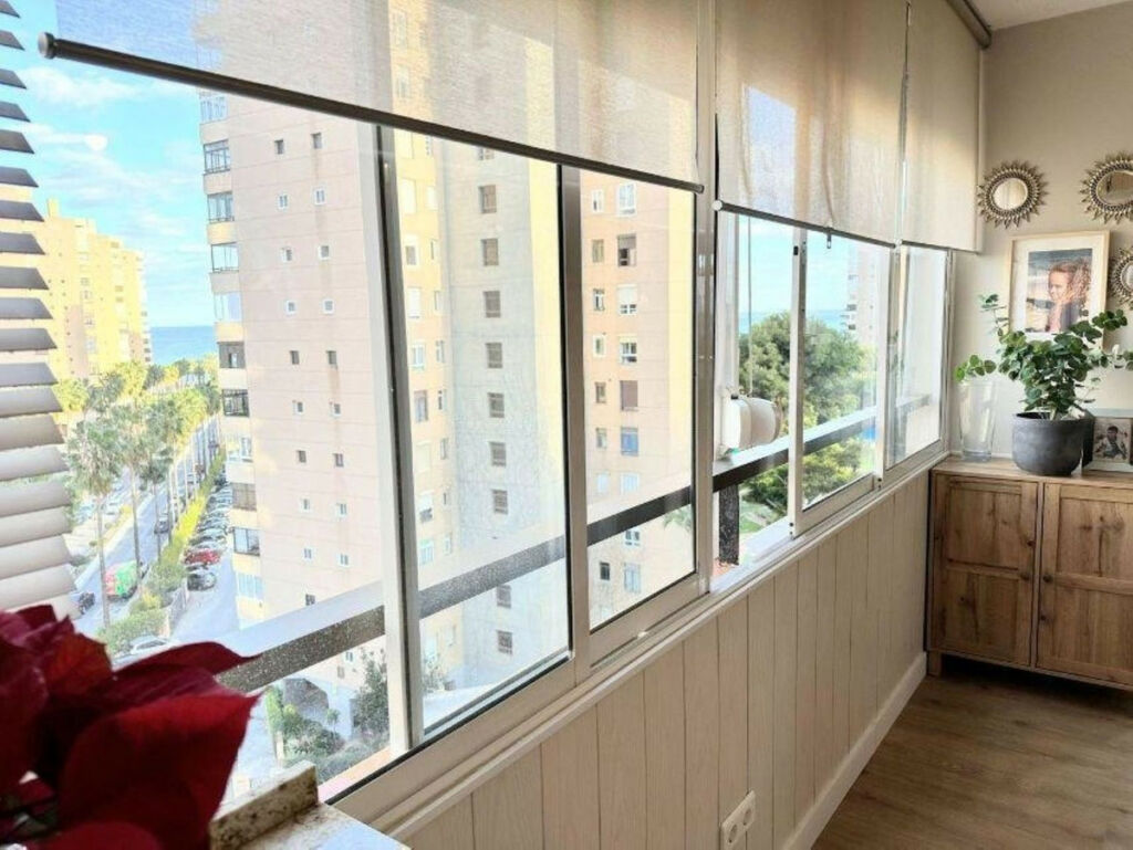 Middle Floor Apartment Playamar Málaga - image 13