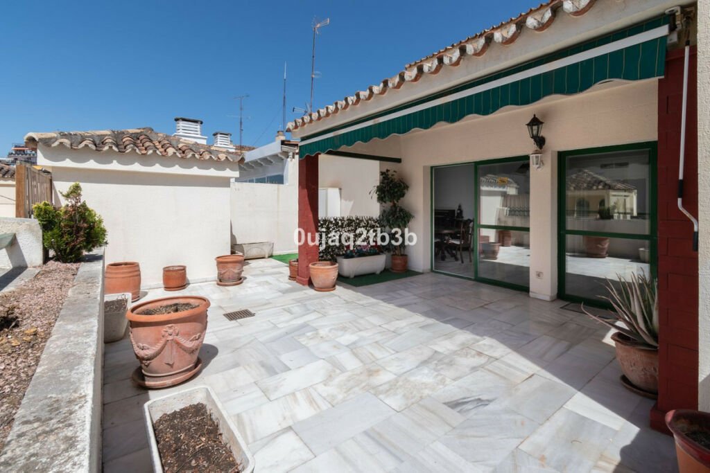 Top Floor Apartment Marbella Málaga - image 13