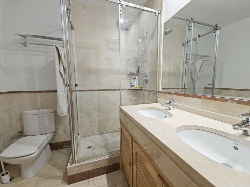 Ground Floor Apartment Puerto Banús Málaga - image 5
